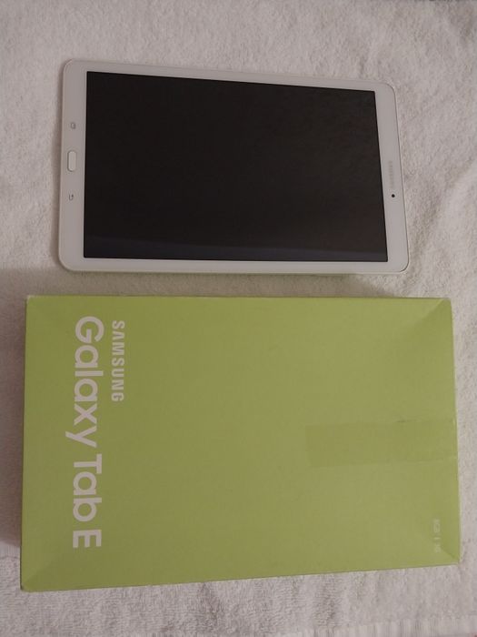 Планшет самсунг T561 LTE