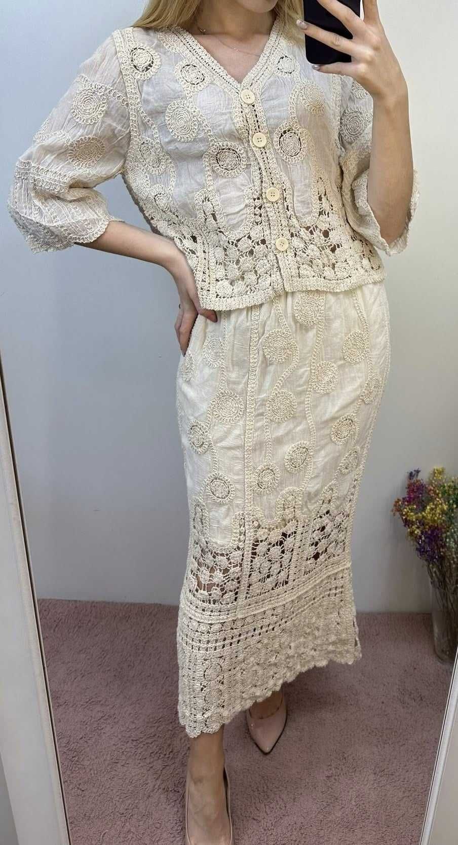 Beżowy komplet spódnica i bluzka z gipiurą boho
