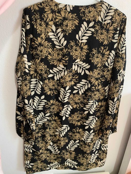 Vestidos de marca praticamente novos