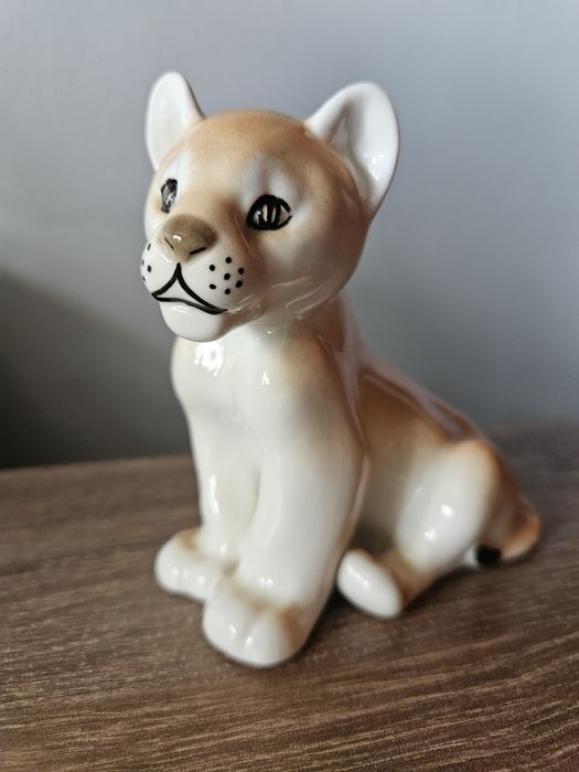 Figurka lwiątka porcelana