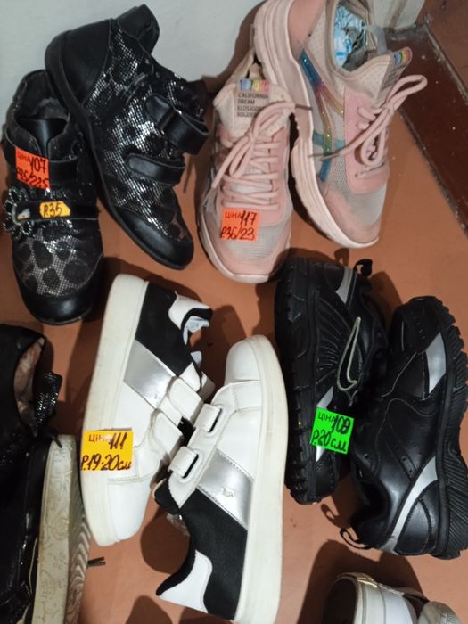 Тапки,туфли,кроссовки для девочек