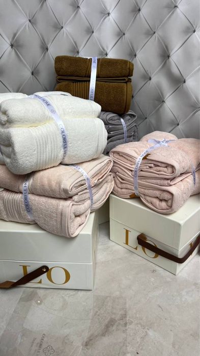 На подарунок! Якісна махра набір рушників подарочные полотенца 600 мг