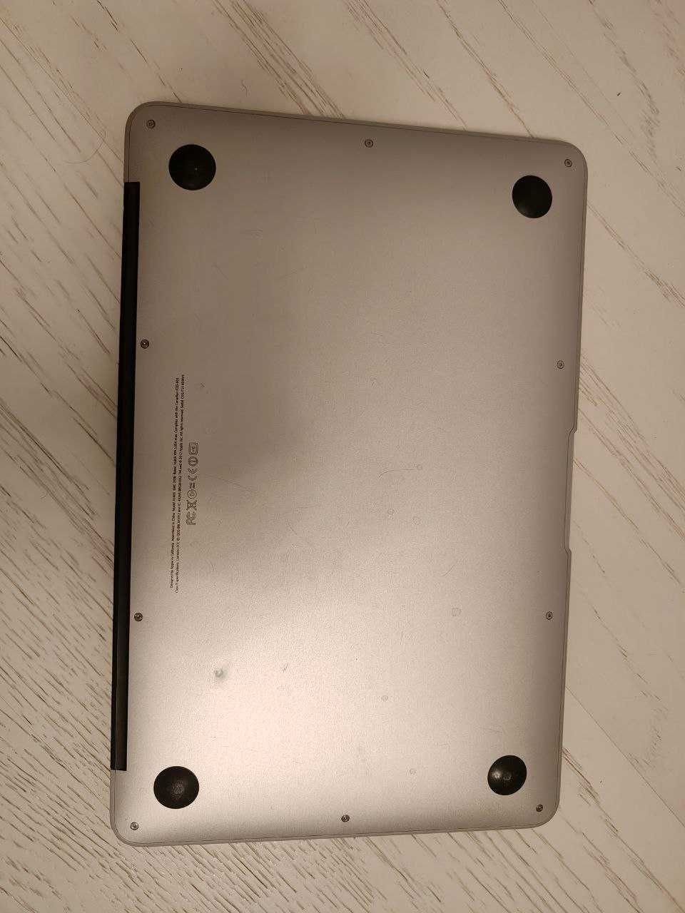 Apple MacBook Air A1465 по запчастинам