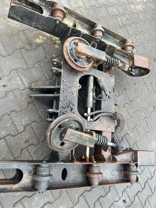 Rama podwozie z regulowanym rozstawem gąsienic do minikoparki