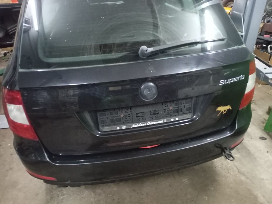 Skoda superB LF9R 4x4 silnik 1.8 CDAA części drzwi klapa deska