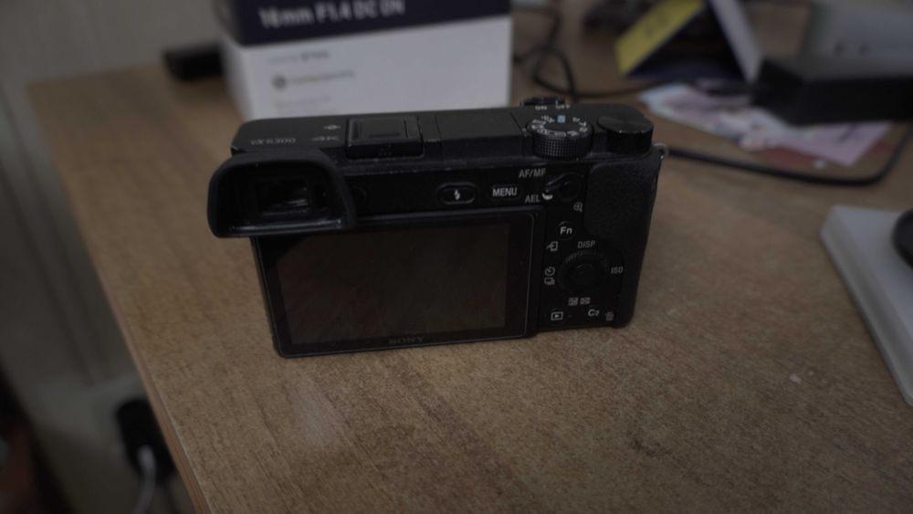 Sony A6300 + 1 аккум BATMAX