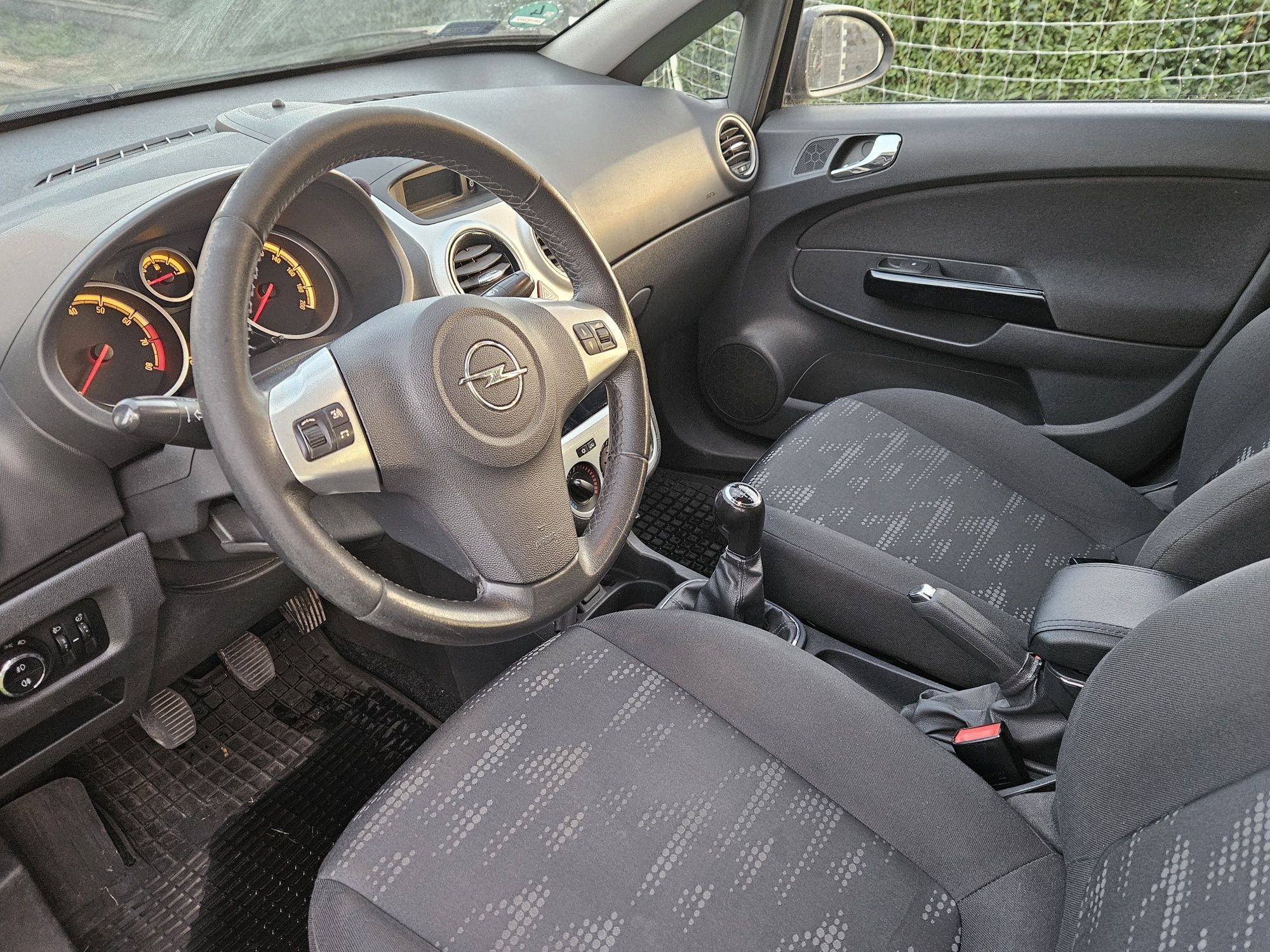 Opel corsa 1,2 ben+gaz, klimatyzacja, wersja poliftowa