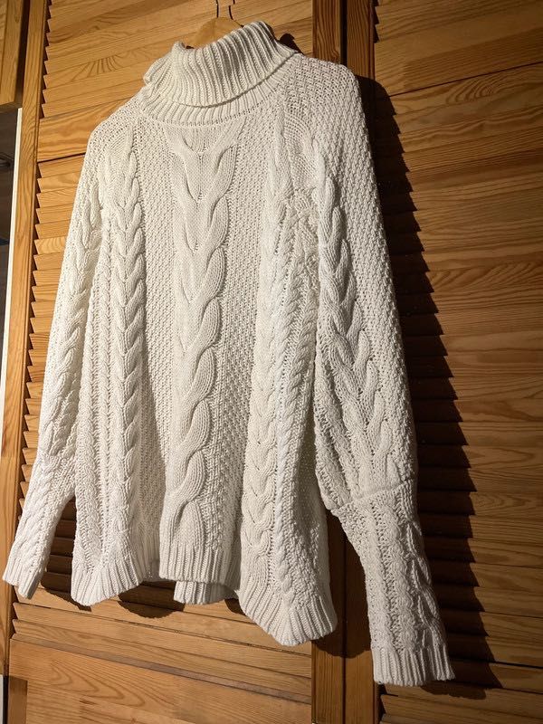 Sweter biały z golfem NA-KD warkoczykowy splot luźny długi S oversize