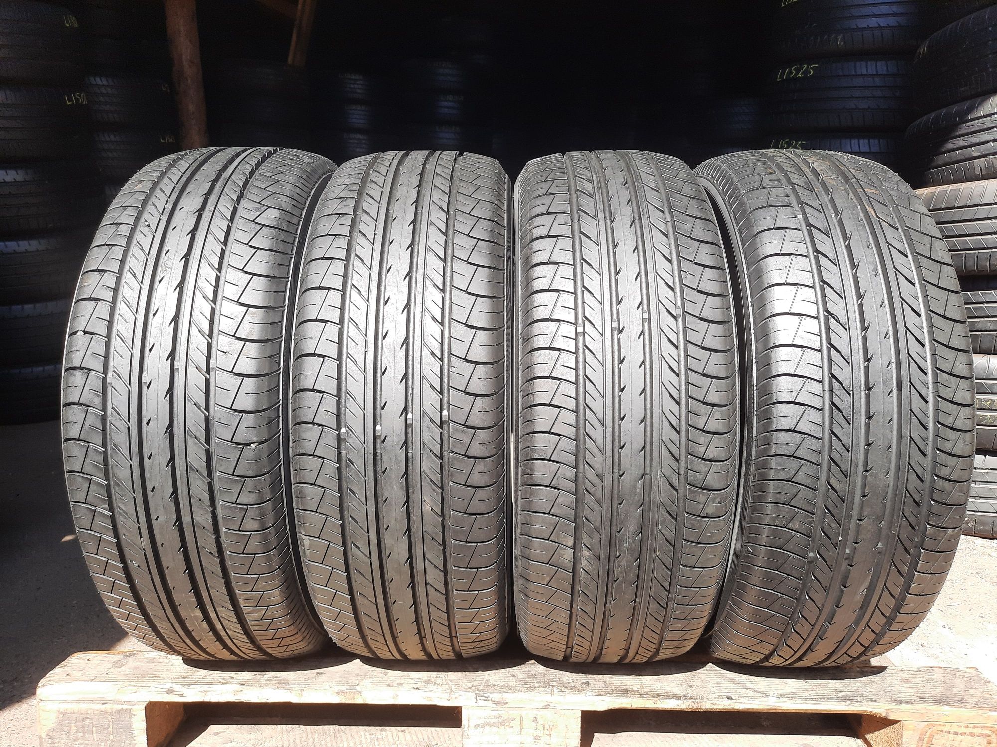 Літні шини 225/55 R18 Yokohama BluEarth E70 4шт. 90%