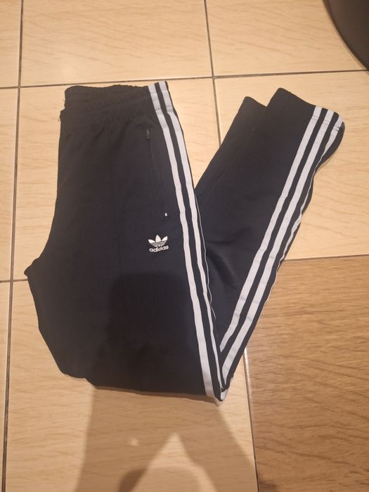 Spodnie dresowe damskie adiadas