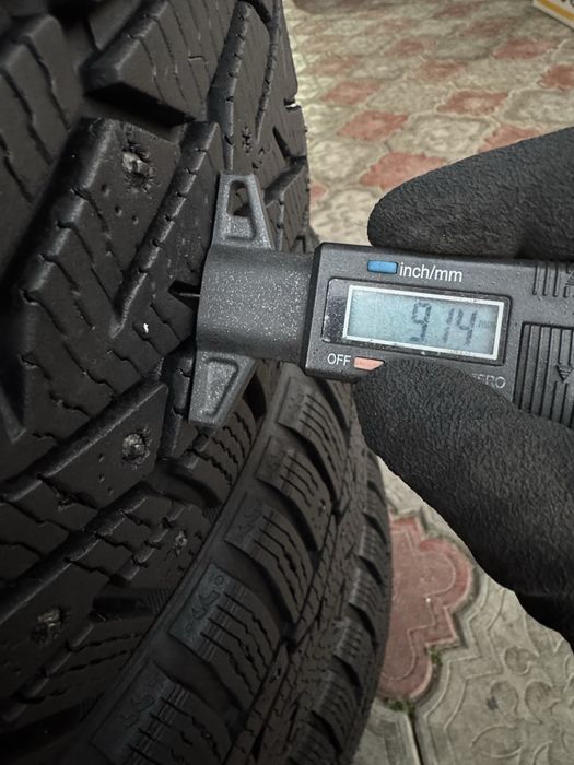 215 65 16 Nokian 9мм зимові шини 215/65 R16 зима