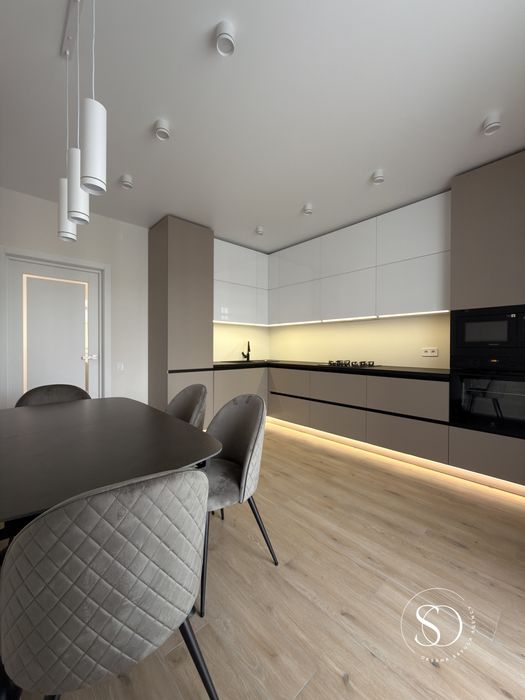 Продаж 2-кім. квартири з чудовим виглядом на захід сонця Трускавецька