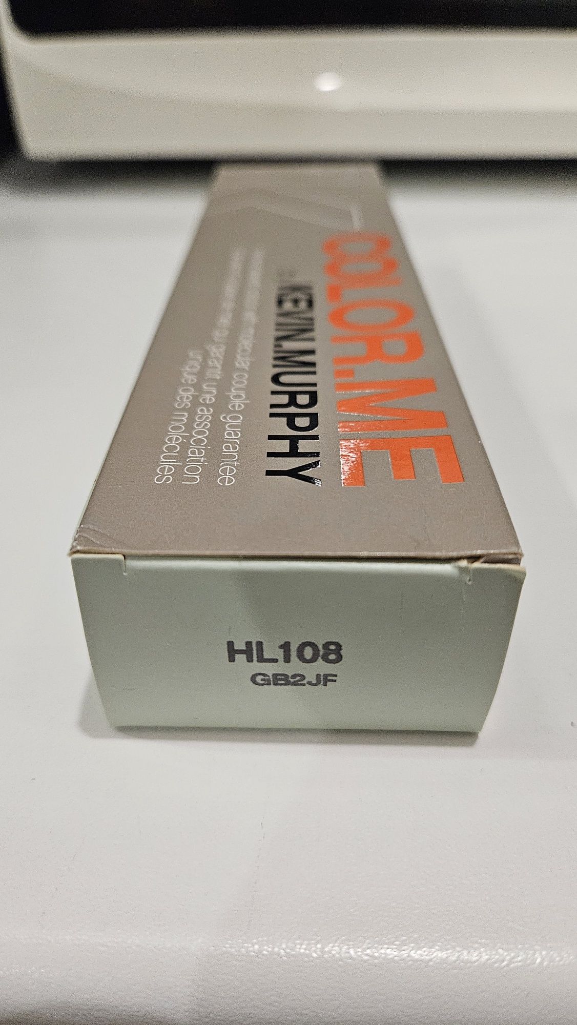 Farba HL108 od Kevin Murphy.