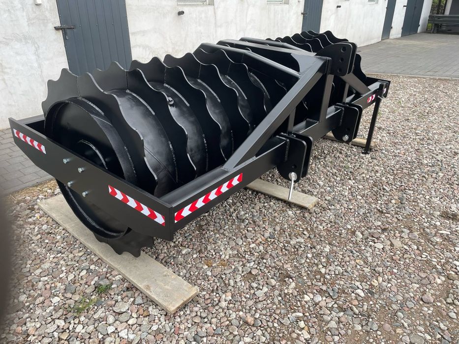 Wał do pryzm 3m, kukurydzy, sianokiszonki