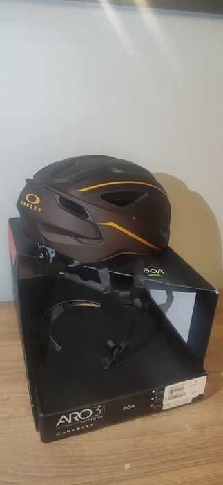 Kask rowerowy OAKLEY model ARO3 LITE EUROPE 56-60cm