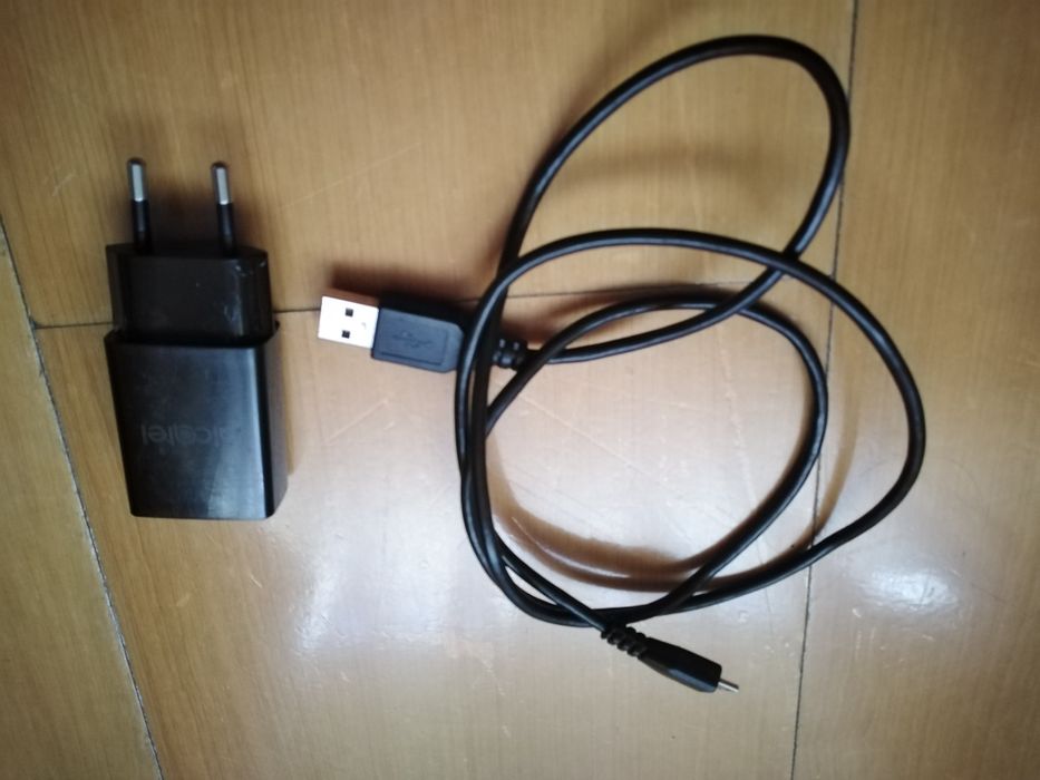 Vendo fixar de carregamento para telemóvel bom estado