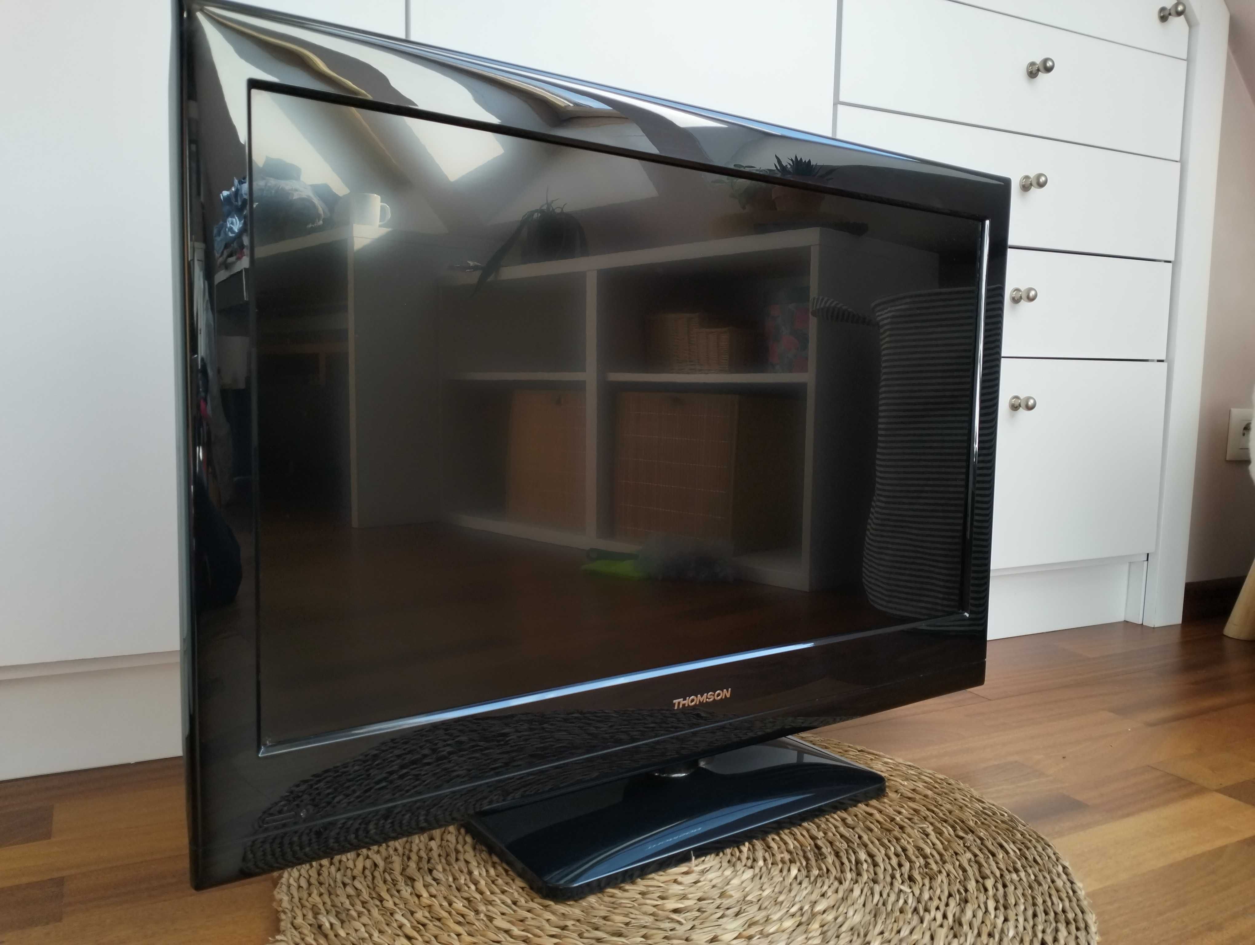 Telewizor LCD Thomson 32FS3246 32" + pilot