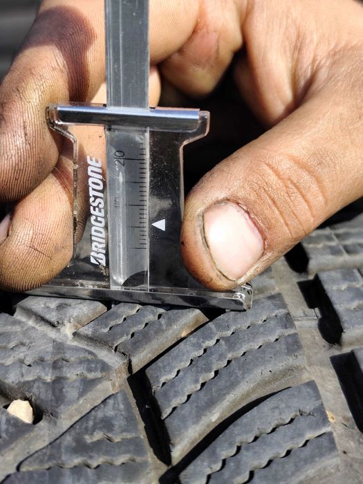 53AZ 245/45/R18 GOODYEAR Ultra Grip Performance  2022r	100H 4szt 6,5mm