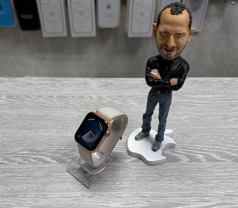 Apple Watch  Series 6 gold 40 mm GPS / 86%