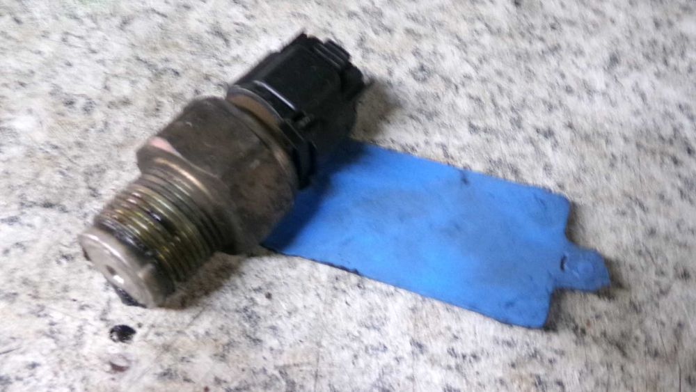 Lis55 Czujnik ciśnienia paliwa toyota corolla e12 2.0d4d wysyłka