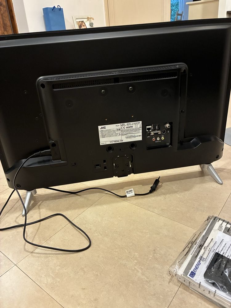 Telewizor JVC led LT-32VAF5000