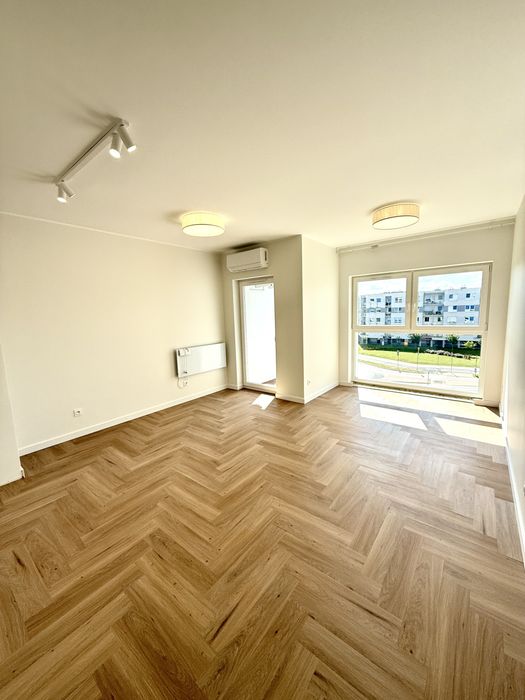 Komfortowa kawalerka w centrum Lubonia, Klimatyzacja, balkon, winda