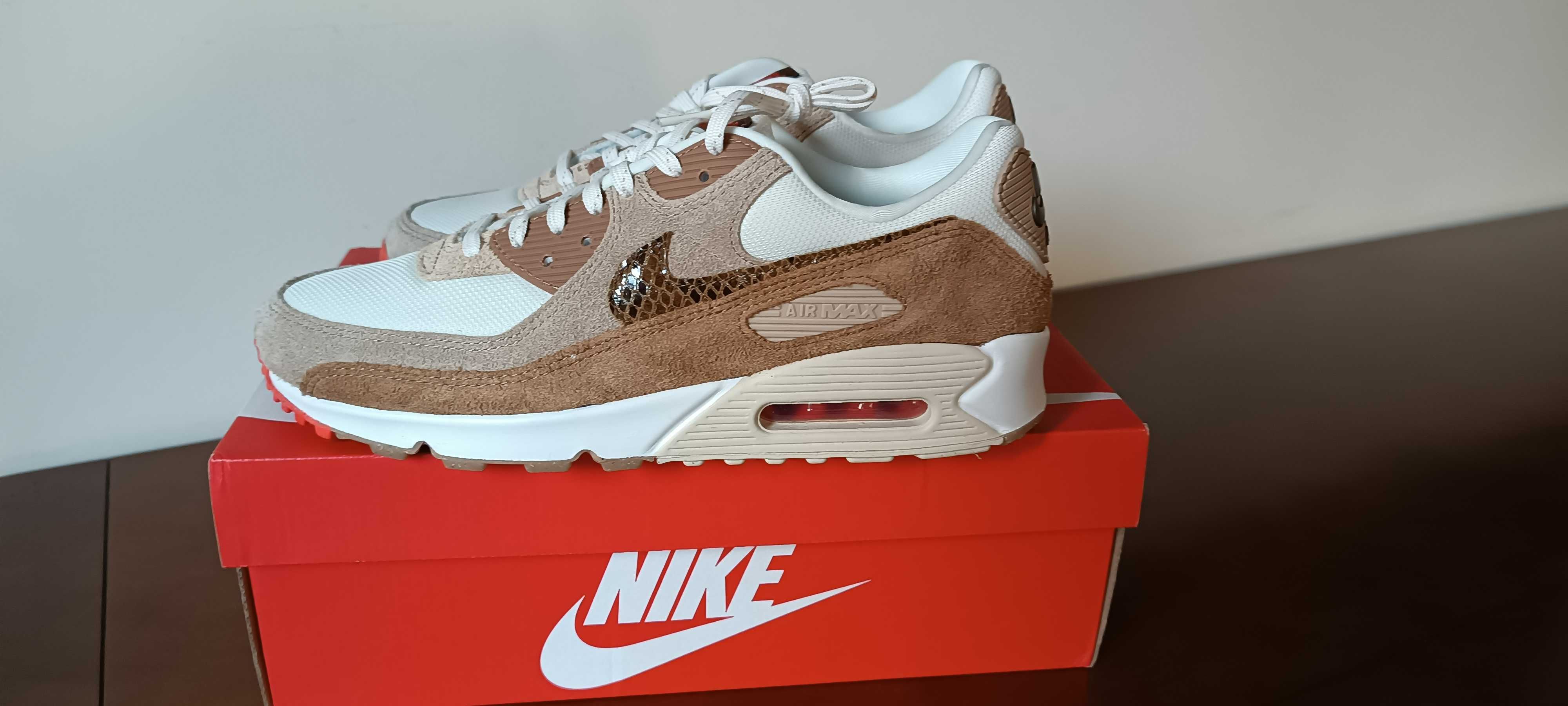 (roz. 44) Nike Air Max 90 SE Pale Ivory Snakeskin Swoosh DX9502,-100