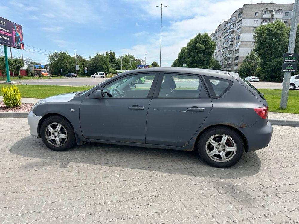 Продам своє авто Мазда 3БК 2003-2004 року
