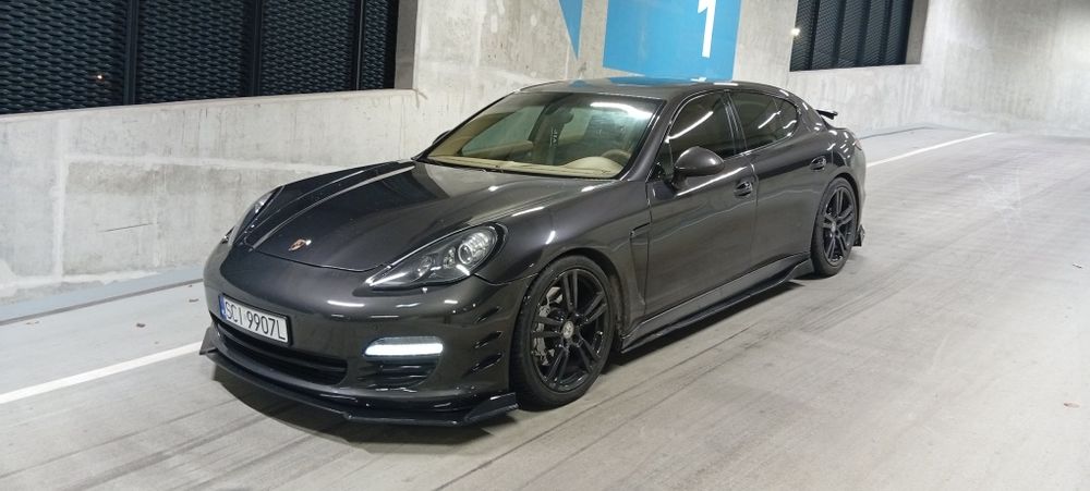 Porsche Panamera 4S
