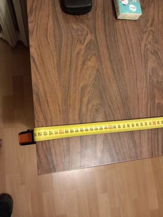 Za darmo Biurko pokojowe z płyty i drewna