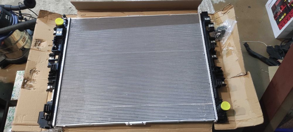 радіатори Buick Envision