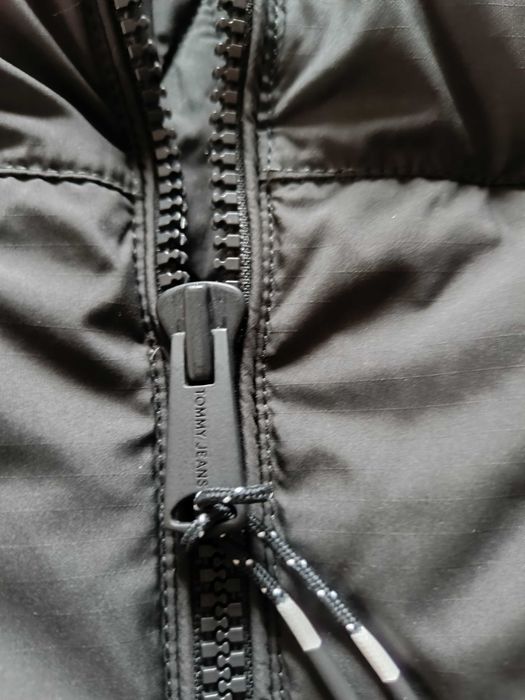 Kurtka puchowa od Tommy Hilfiger,XL, nowa, oryginalna, kolor czarny.