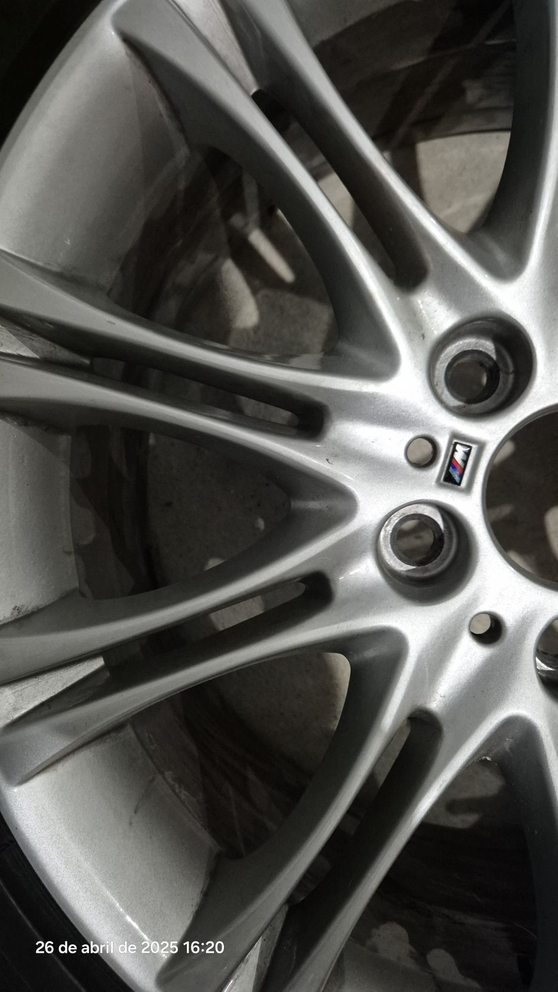 Jante 18 BMW pack M com pneu