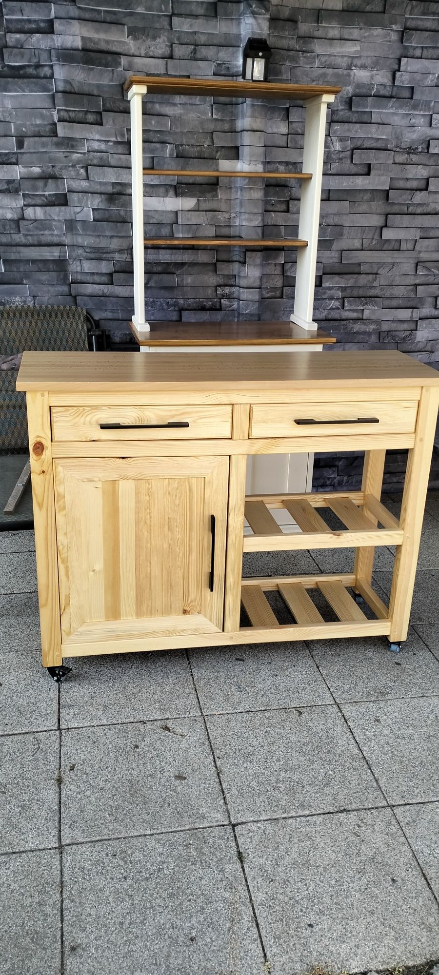 Wyspy kuchenne na wymiar barek mobilny różne modele