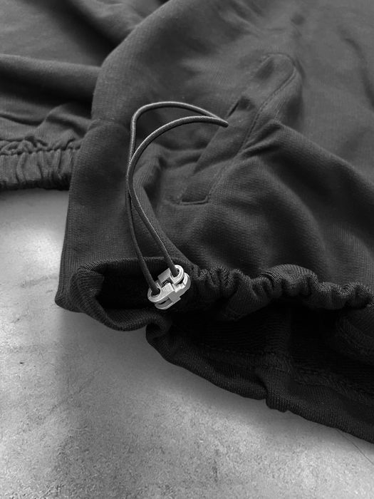 Худі Thug Club чорного кольору оверсайз.