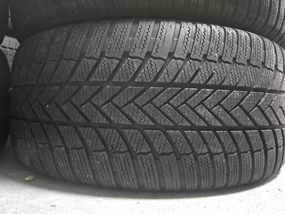 Шина зимова 275/50R20 BRIDGESTONE blizzak LM005