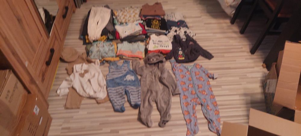 Ciuchy niemowlęce chłopięce rozmiar 74-80