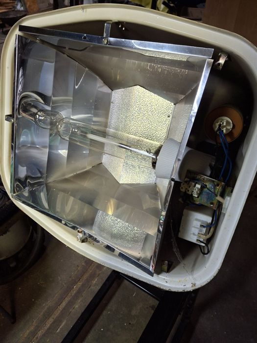Oprawa szklarniowa, lampy sodowe do roślin 15szt..