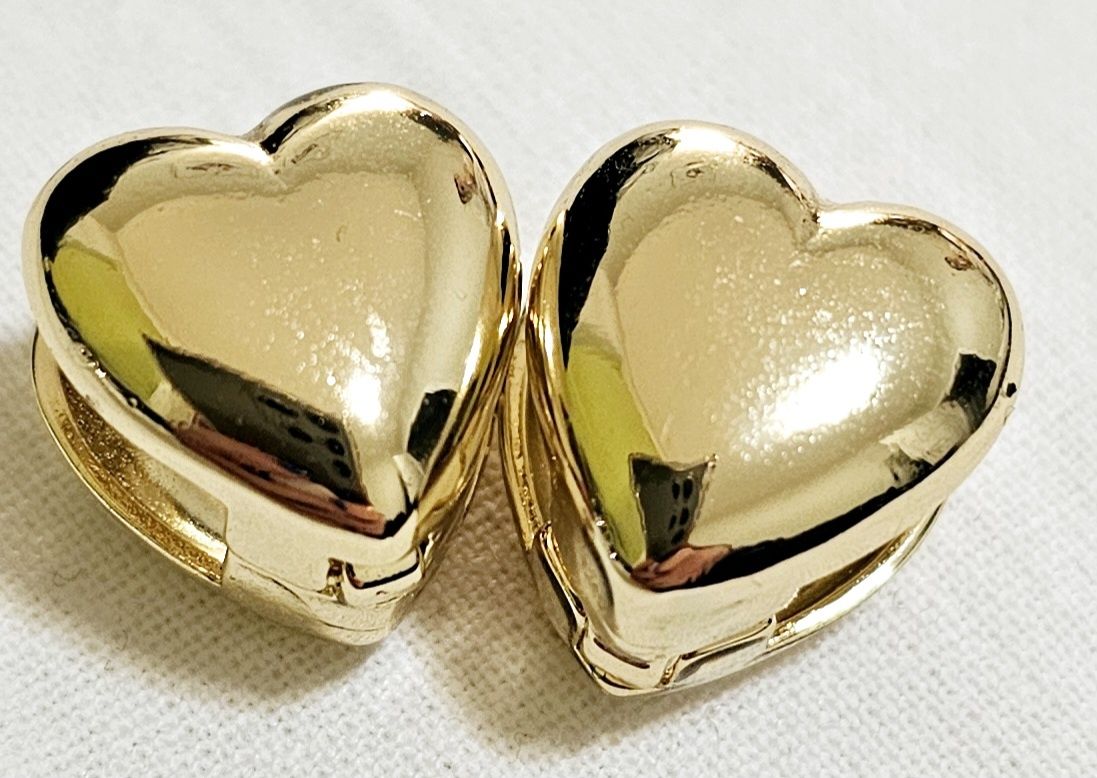 Nowe kolczyki serca w kolorze złota, 1.5 x 1.4 cm