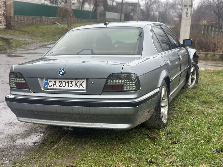 BMW 728 після дтп