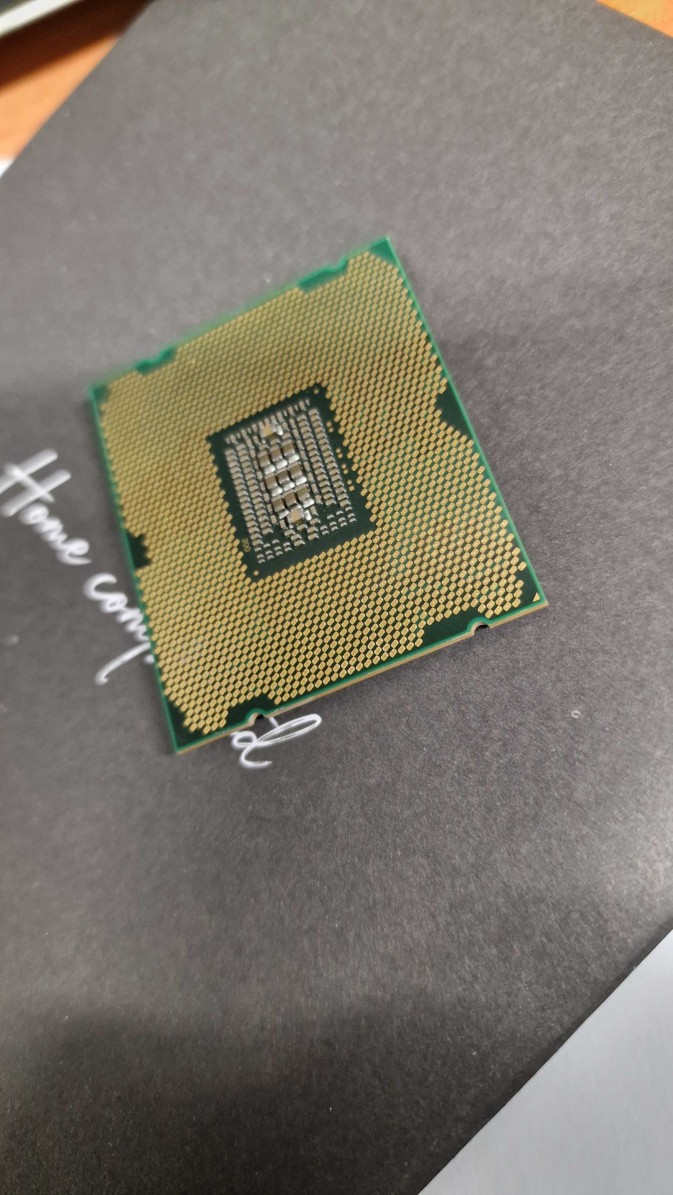 Procesor  Intel XEON E5-2660 2.20 GHz socket