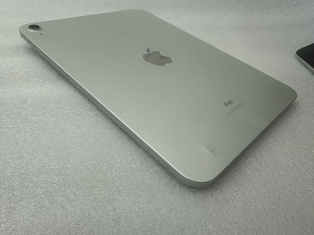 iPad 10 256гб 10.9 2022 нюанс на корпусі