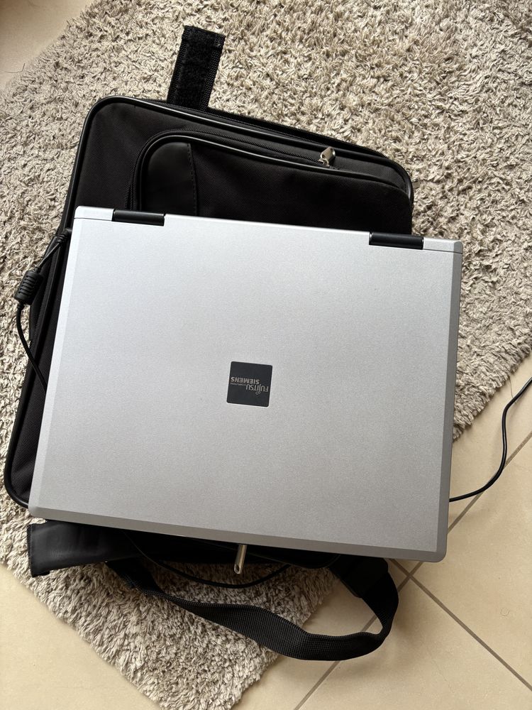 Fujitsu Siemens Amilo Pro 8010D