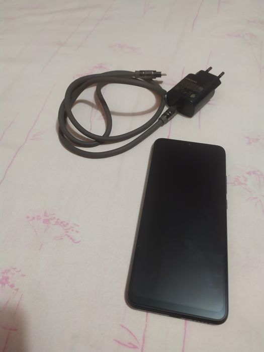 POCO C40 3/32GB Power Black мобильный телефон 
POCO C40 3/32GB Power B