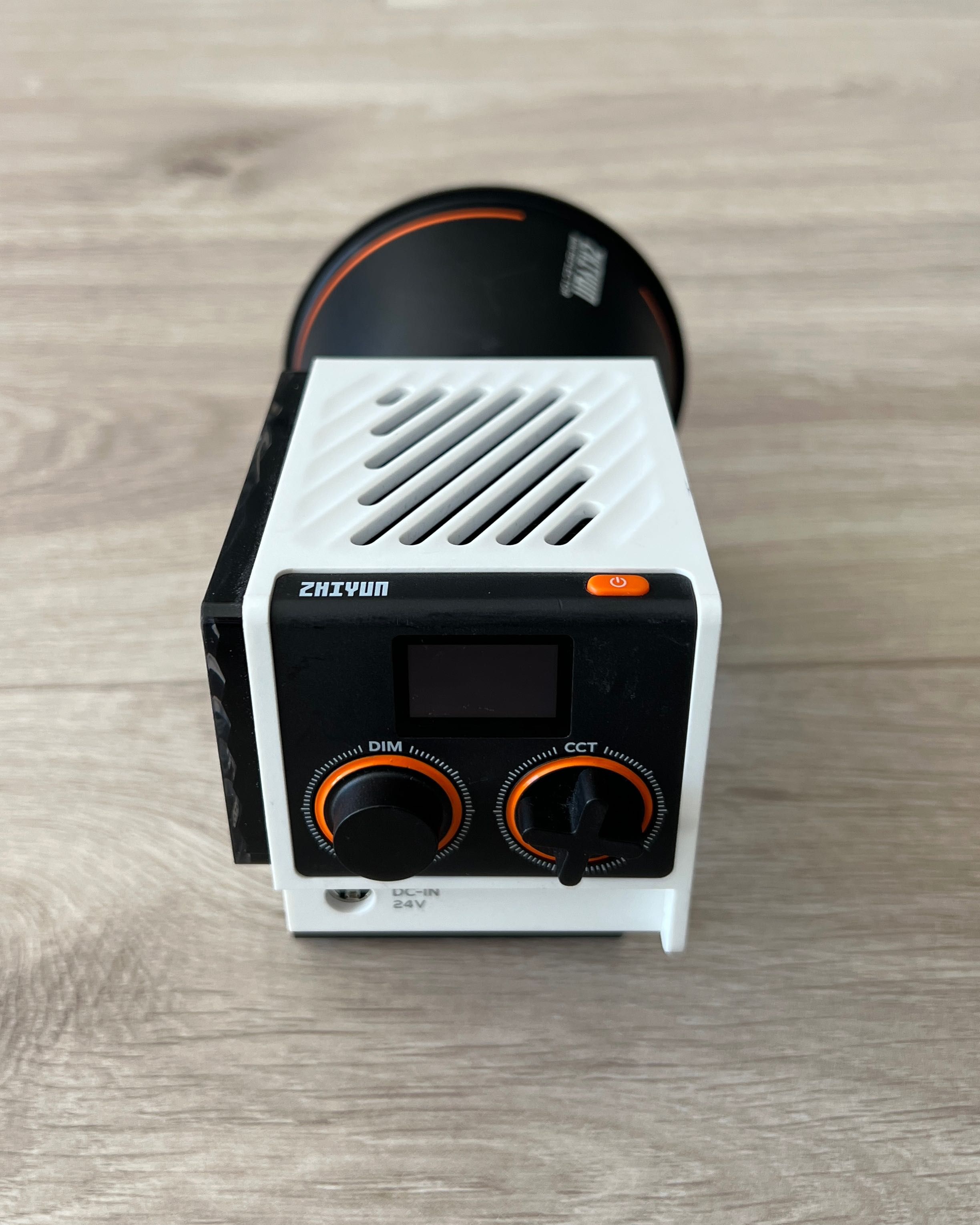 Lampa Zhiyun Molus G60 cob + mini dyfuzor