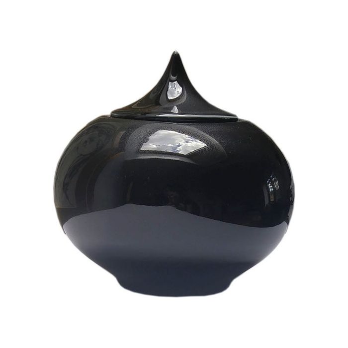 Czarne ceramiczne zamykane naczynie, ceramika, pojemnik ceramiczny