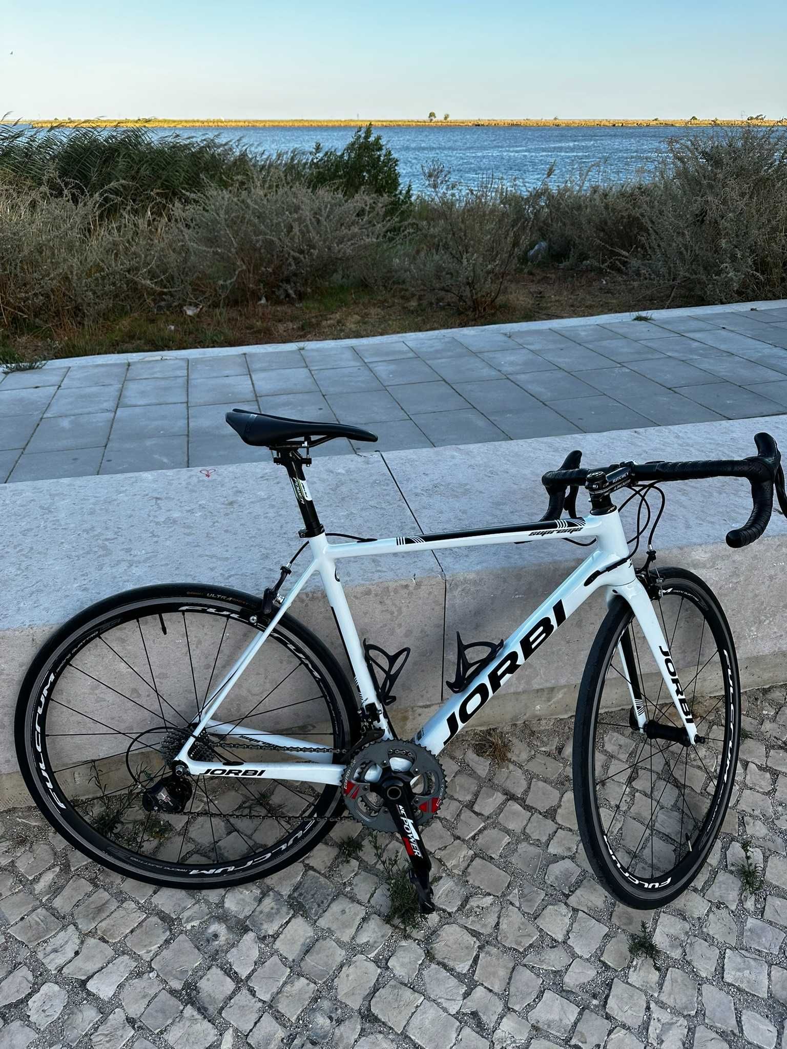 Bicicleta JORBI Supreme Hep – Branca, em bom estado