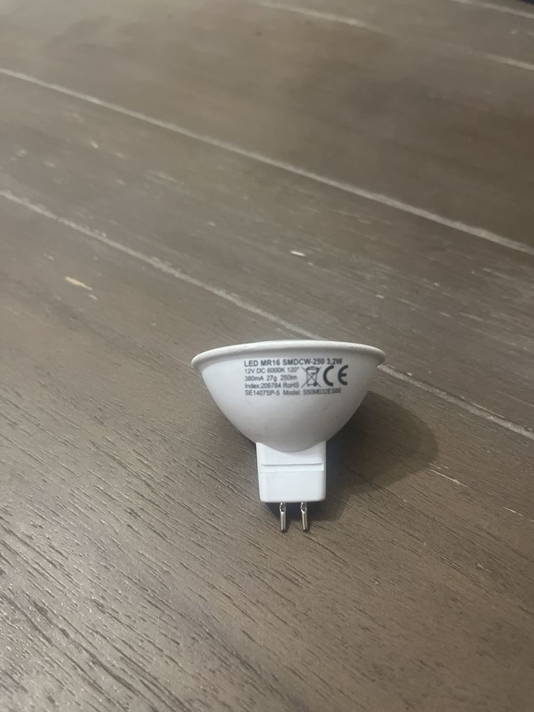 Żarówki LED MR16