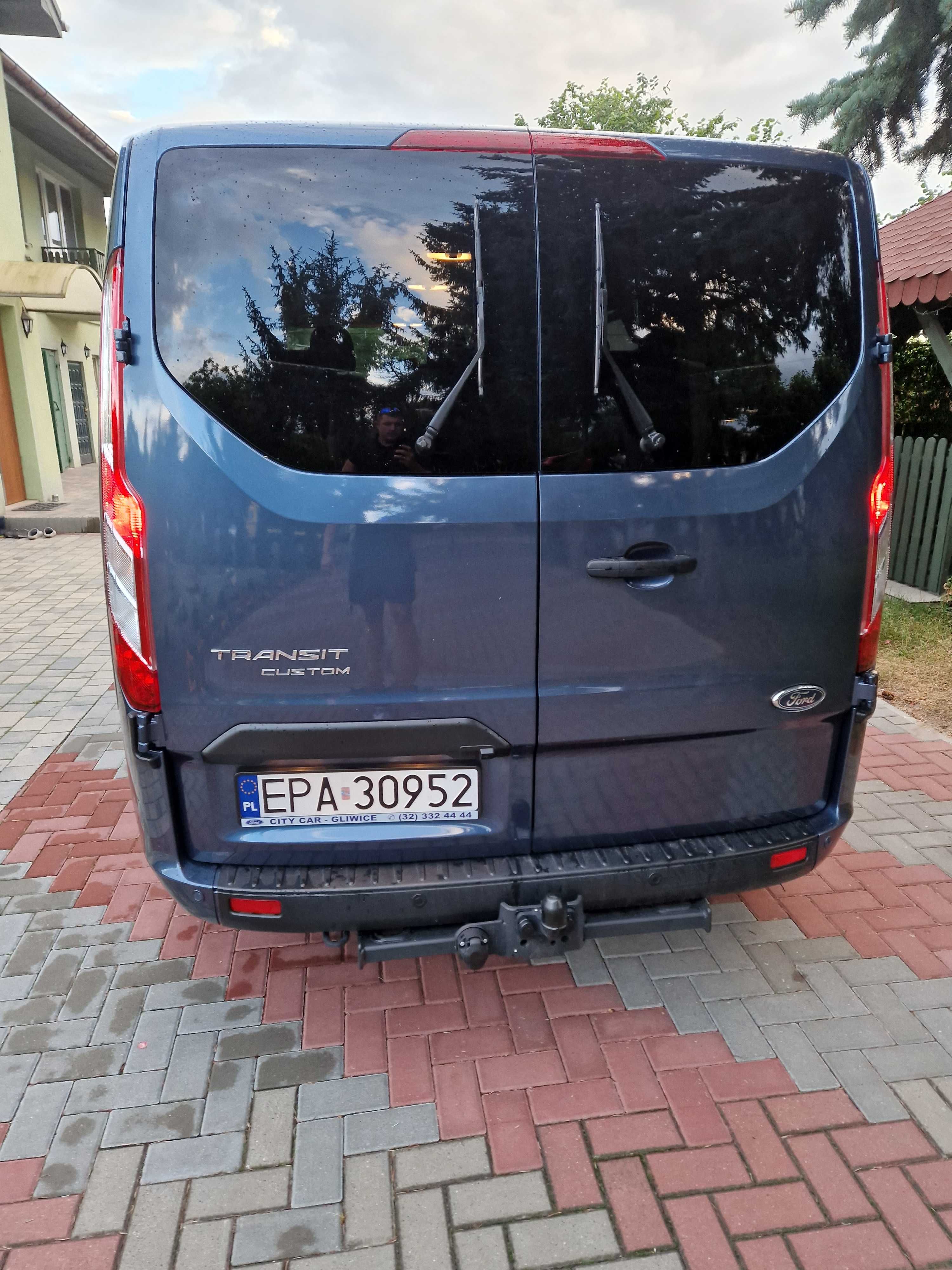 Bus 9-cio  osobowy wynajem