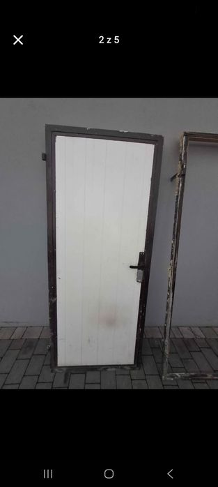 Drzwi do garazu  kotłowni piwnicy